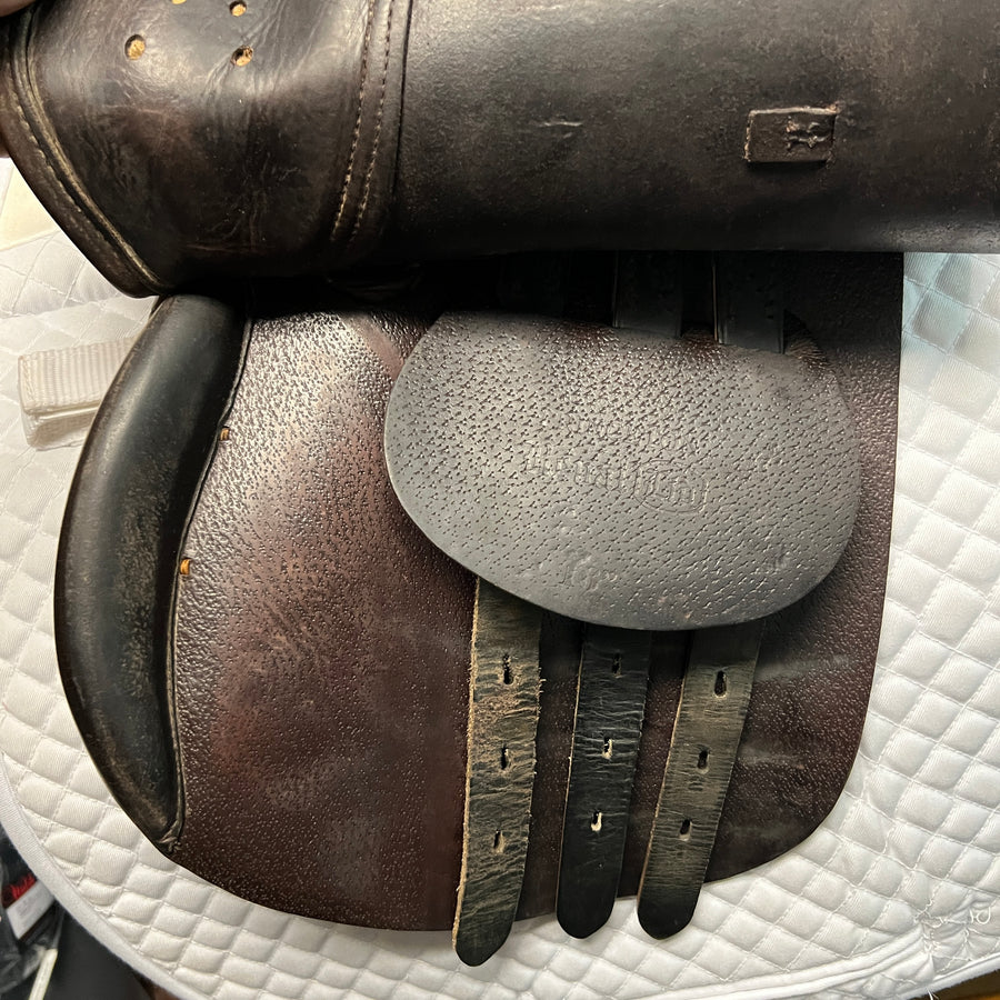 15" Beval Close Contact Saddle (#734)