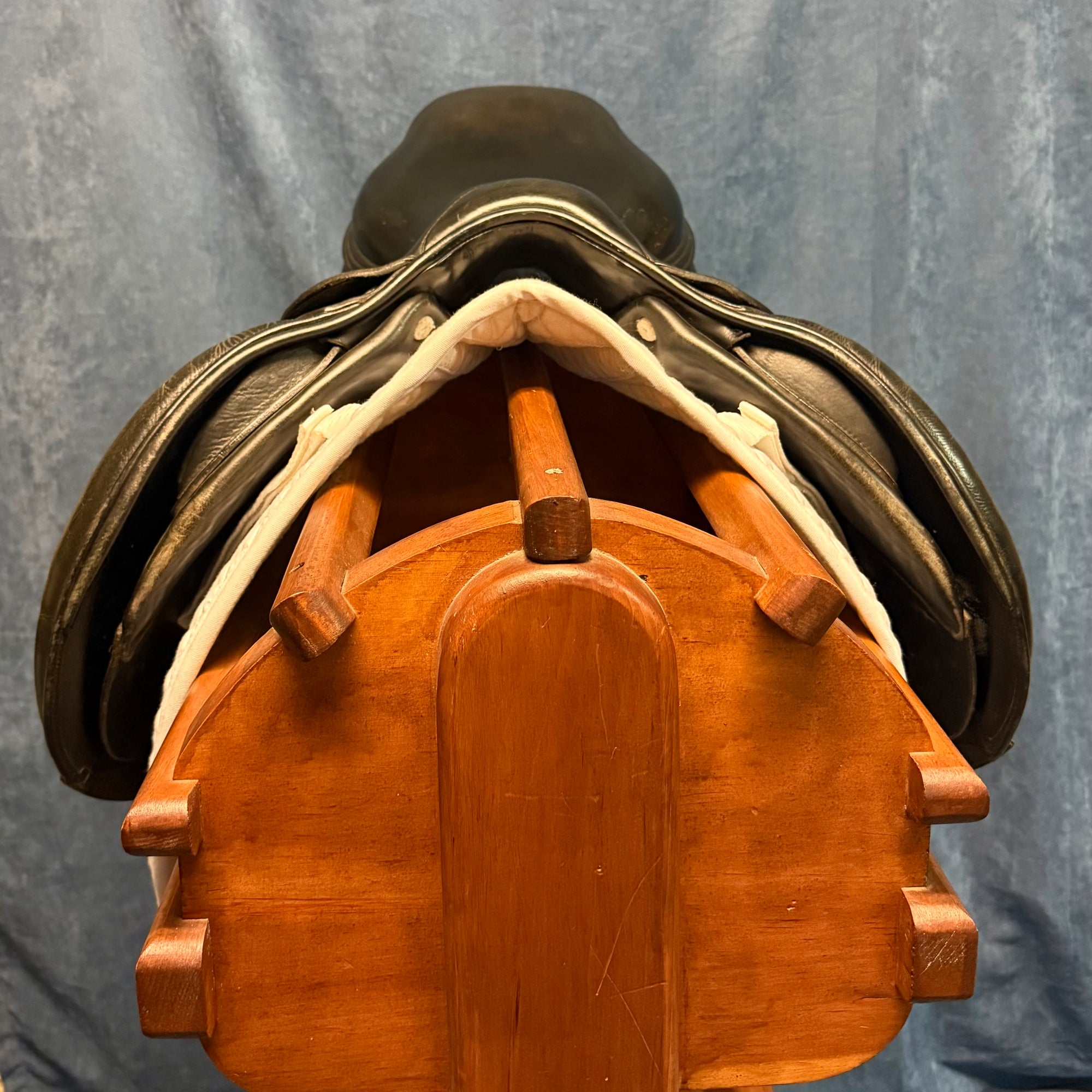 17" CWD SE01 Close Contact Saddle (#647)