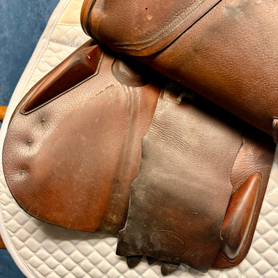16.5" Devoucoux Close Contact Saddle (#776)