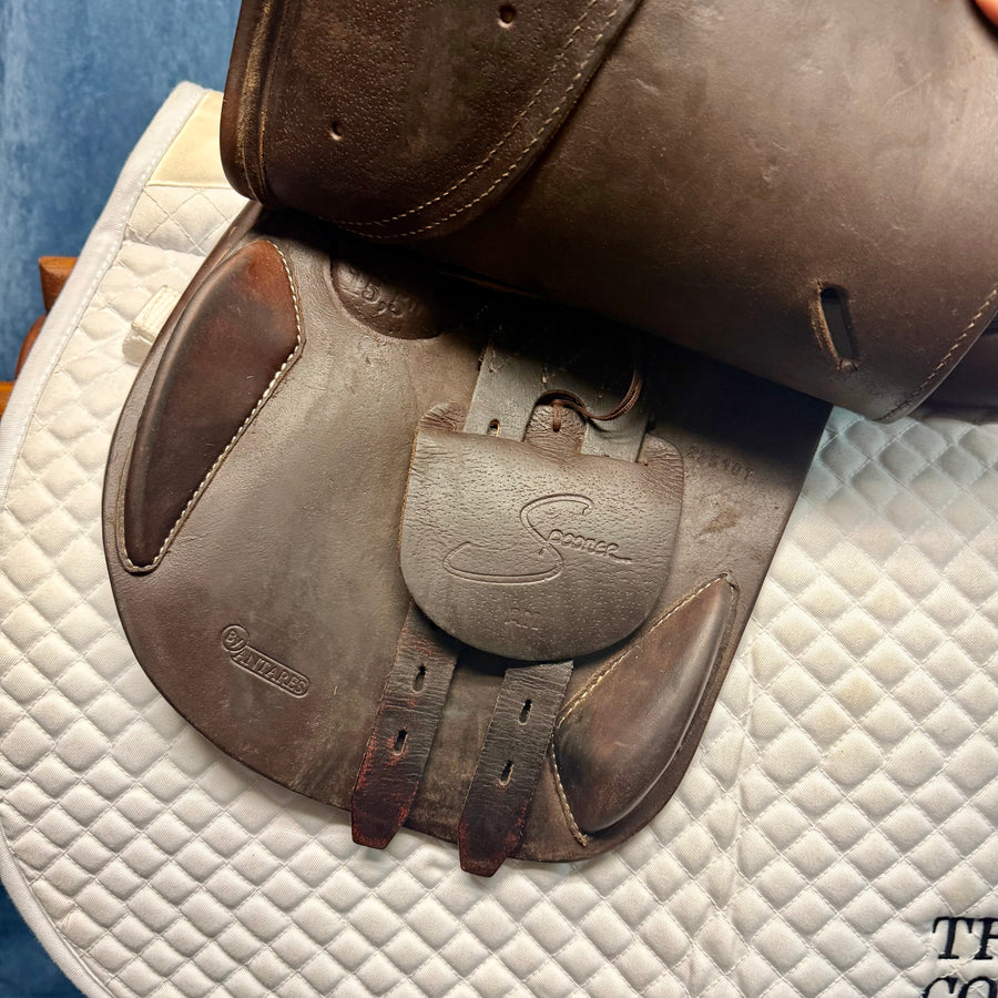 15" Antares Spooner Close Contact Saddle (#820)