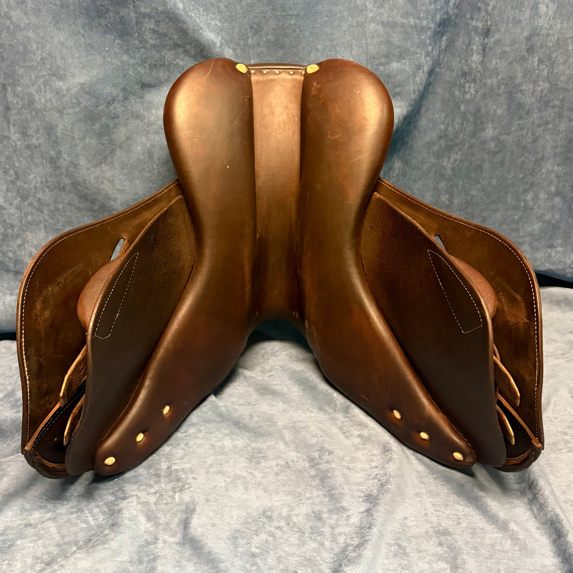 15" Antares Spooner Close Contact Saddle (#820)