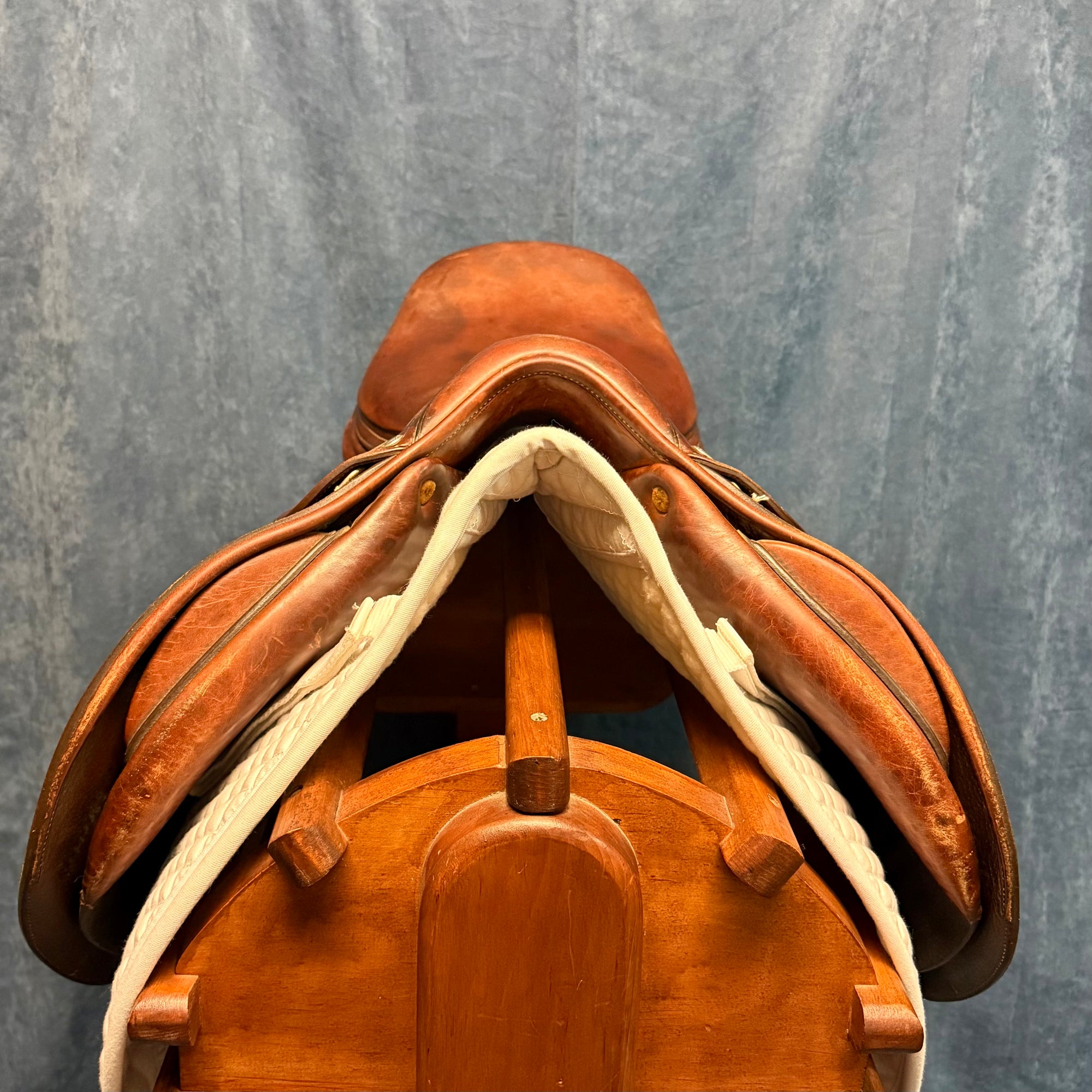 17.5" Butet Close Contact Saddle (#801)