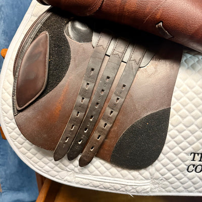 17" Equiline E4 Close Contact Saddle (#826)