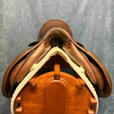 17" Equiline E4 Close Contact Saddle (#826)