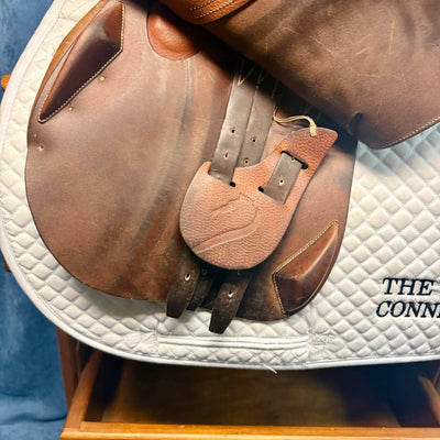 17" Antares Close Contact Saddle (#828)