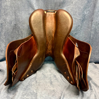 17" Antares Close Contact Saddle (#822)