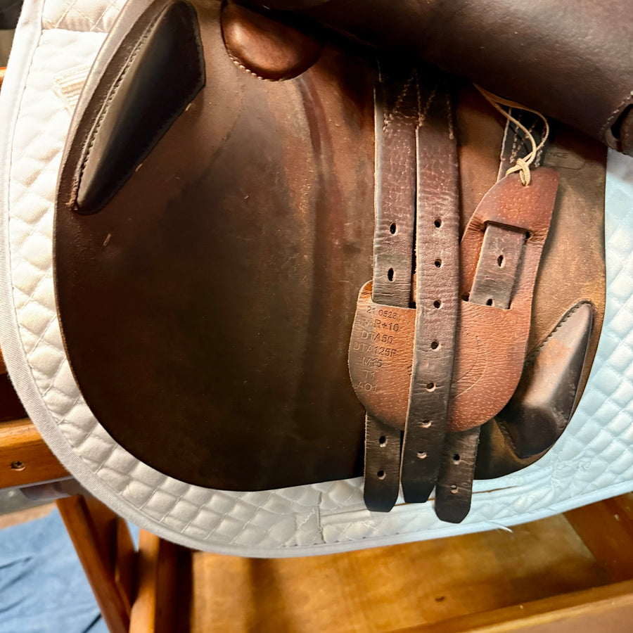 17" Antares Close Contact Saddle (#822)