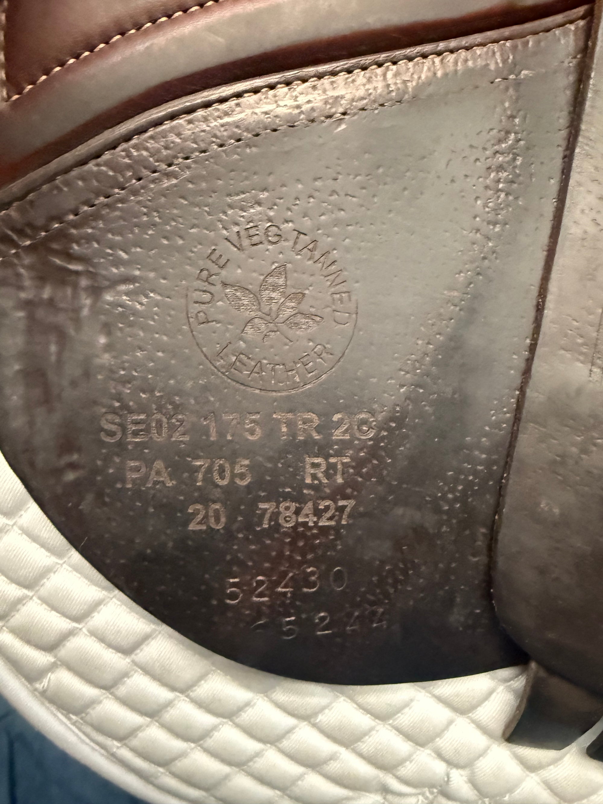 17.5" CWD SE02 Close Contact Saddle (#829)