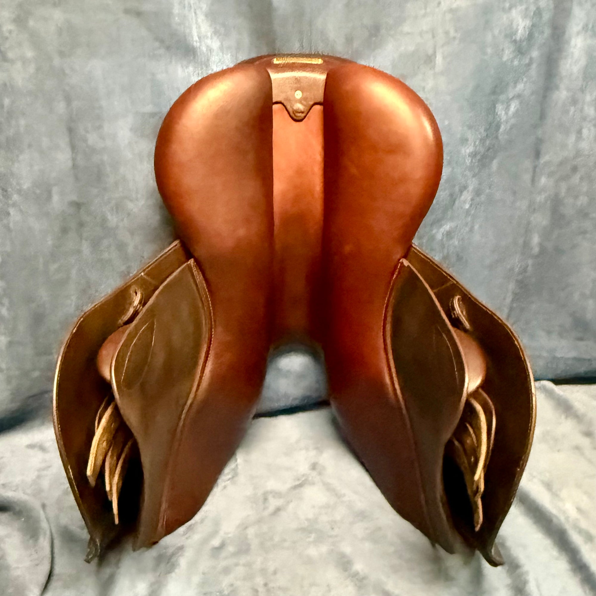 17.5" CWD SE02 Close Contact Saddle (#829)