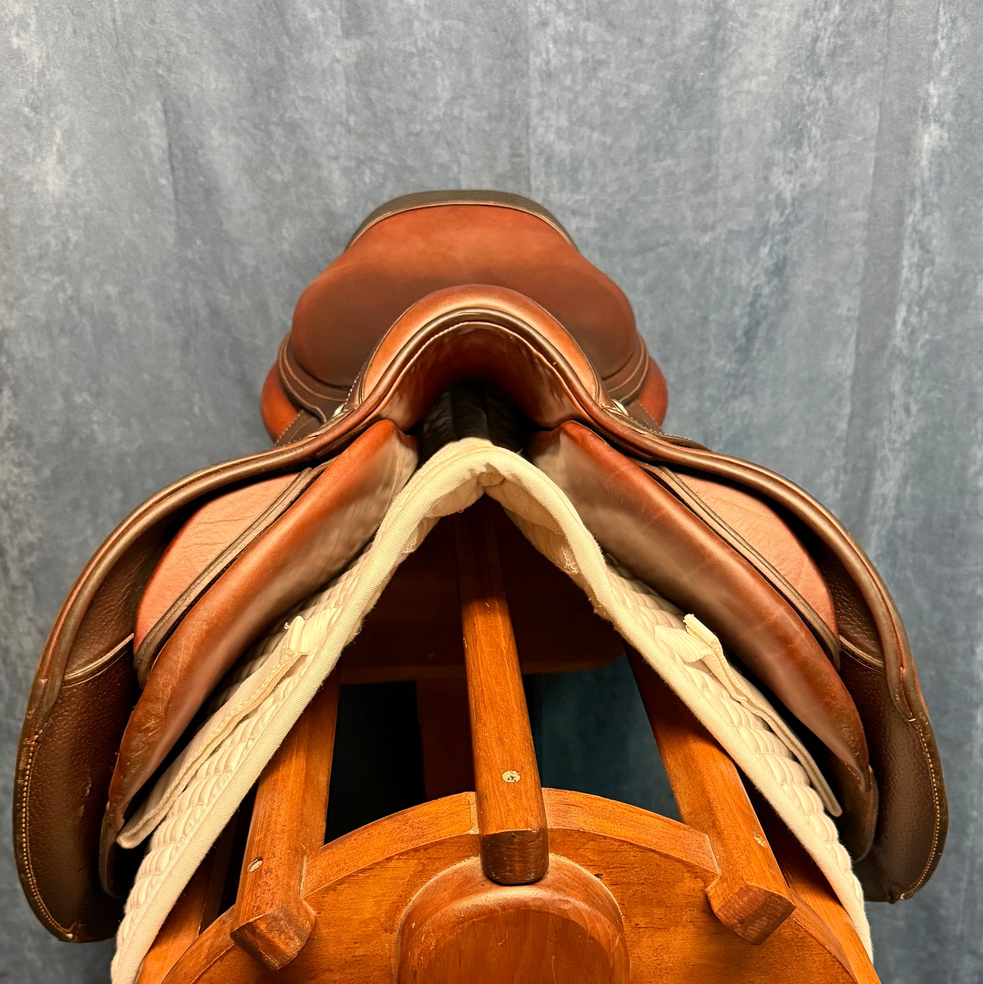 18" CWD 2G SE25 Close Contact Saddle (#830)