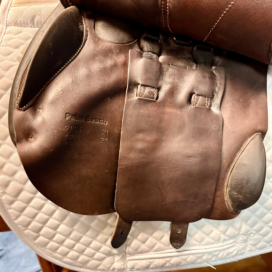 17" Voltaire Palm Beach Close Contact Saddle (#824)