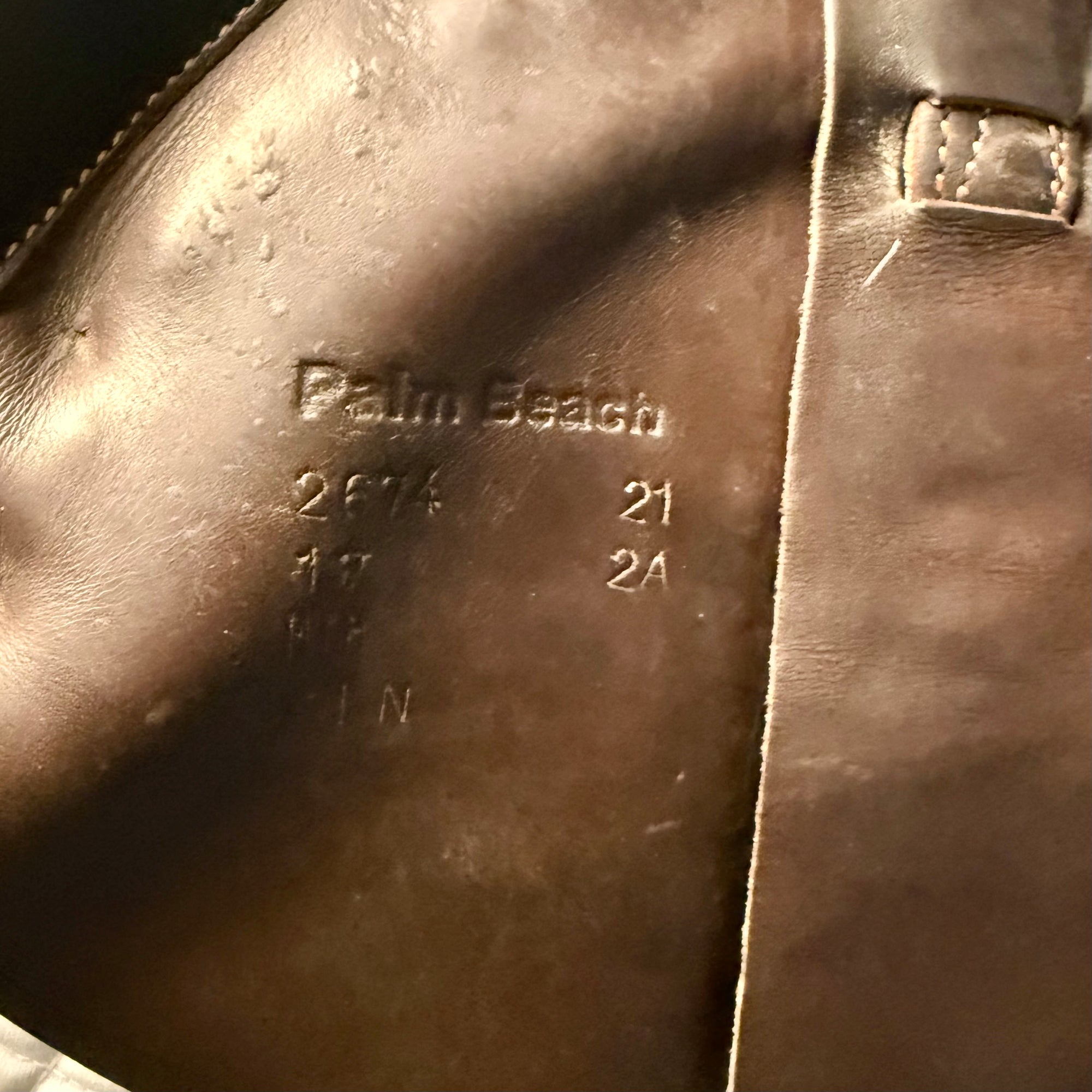 17" Voltaire Palm Beach Close Contact Saddle (#824)