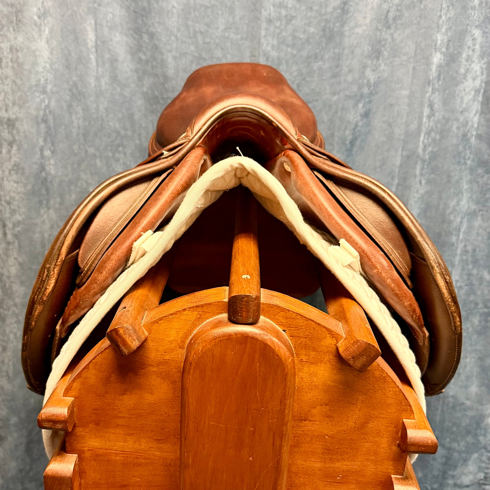 17" CWD SEO2 Close Contact Saddle (#816)
