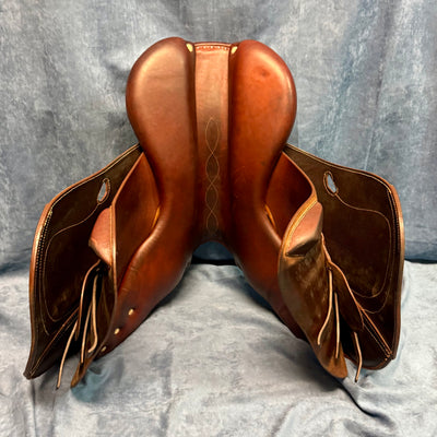 17" Antares Close Contact Saddle (#819)