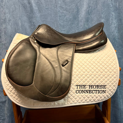 17" Devoucoux Close Contact Saddle (#815)