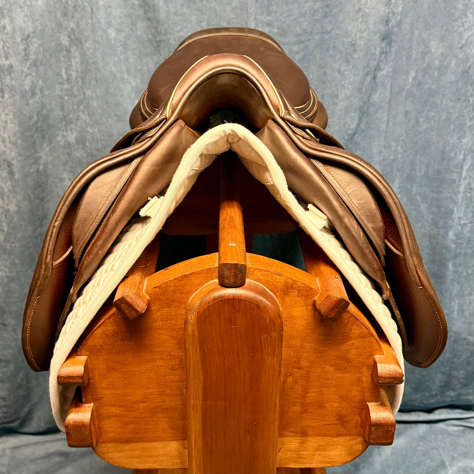17" CWD 2G Mademoiselle 2L Close Contact Saddle (#818)