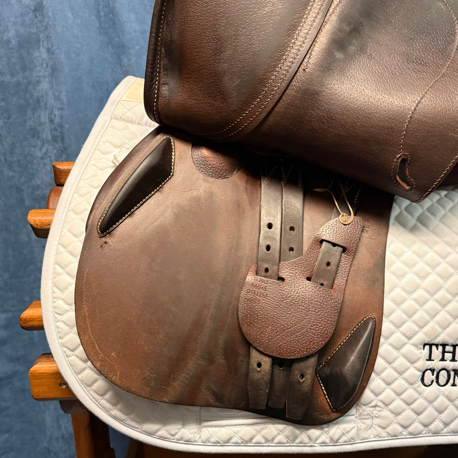 17.5" Antares Connextion Close Contact Saddle (#833)