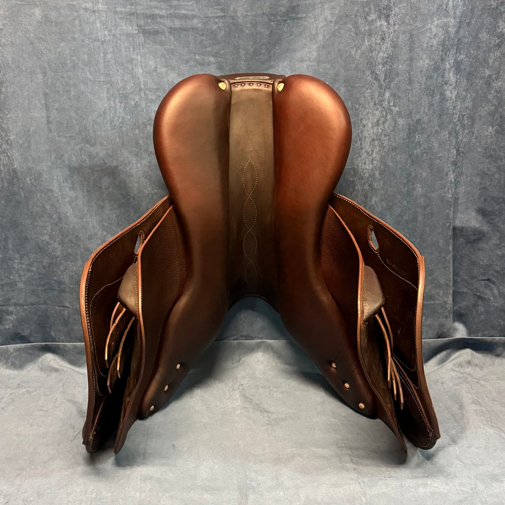 17.5" Antares Connextion Close Contact Saddle (#833)