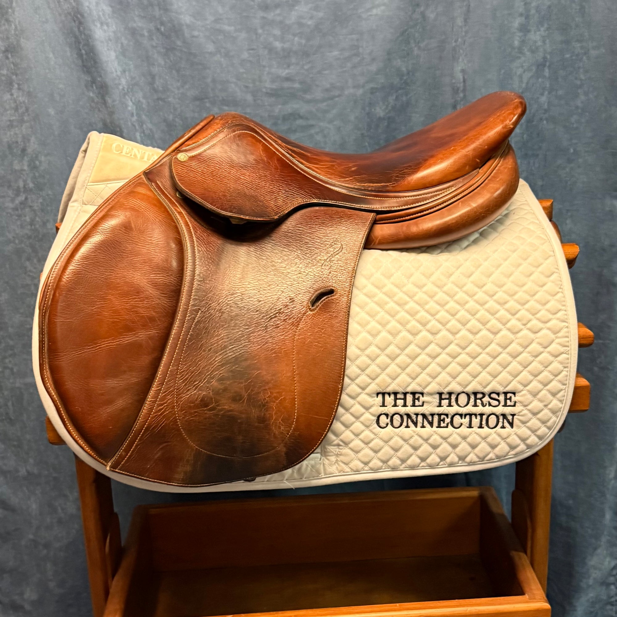 17.5" Antares Close Contact Saddle (#742)