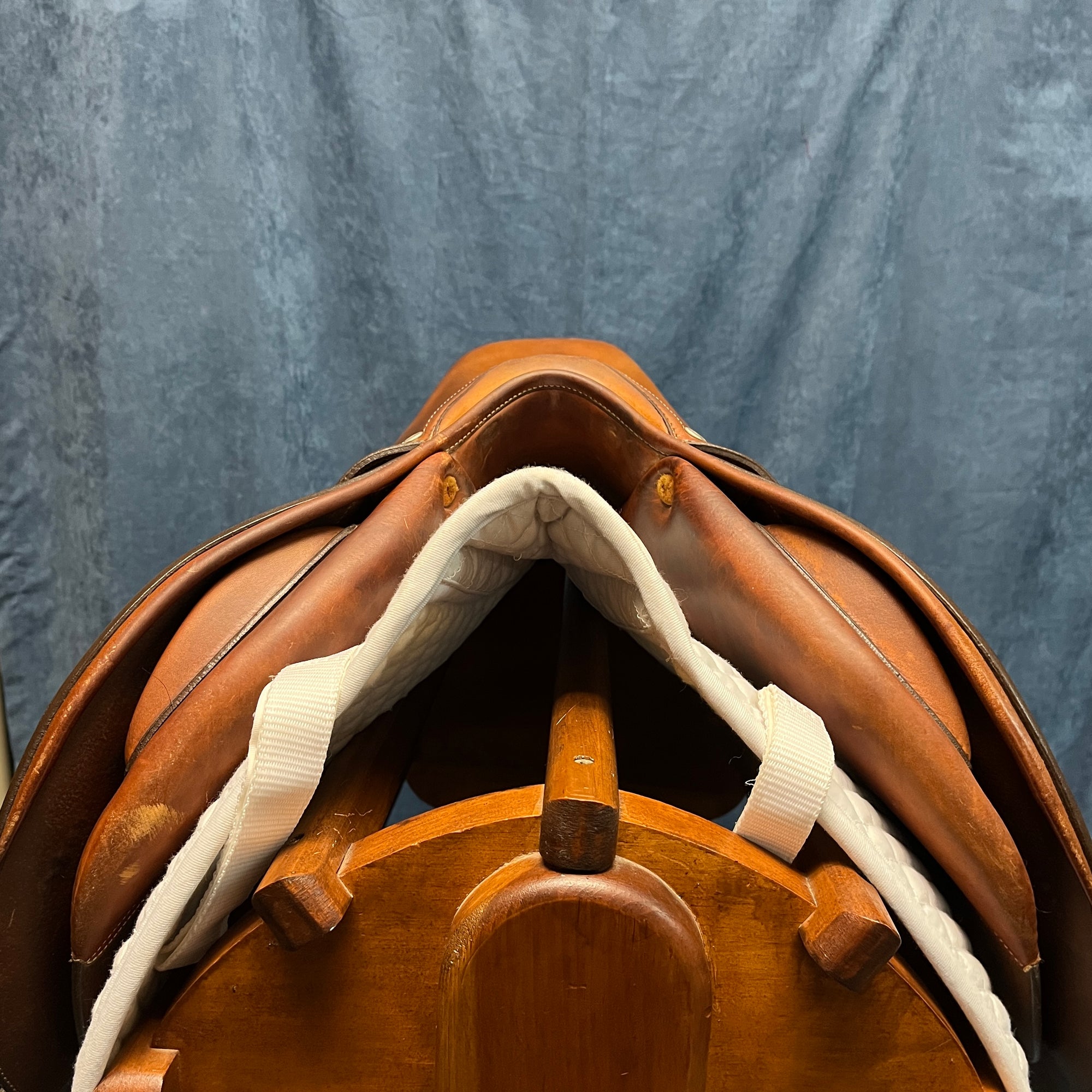 17.5" Butet Close Contact Saddle (#800)