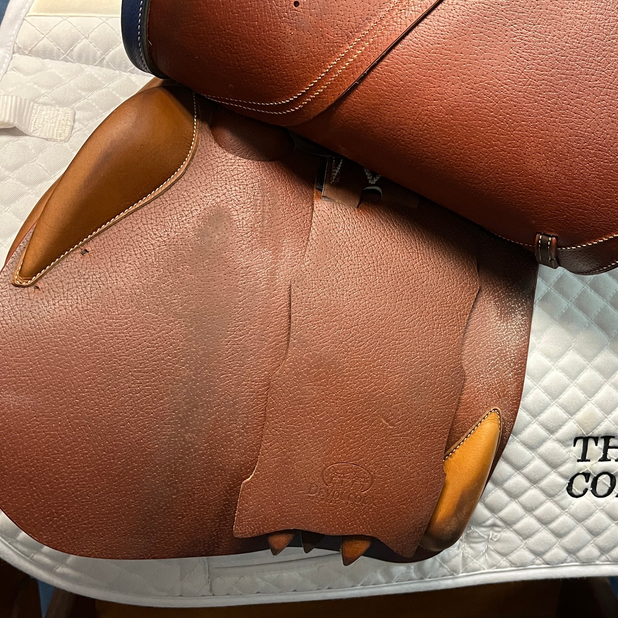 17.5" Devoucoux Socoa Close Contact Saddle (#798)