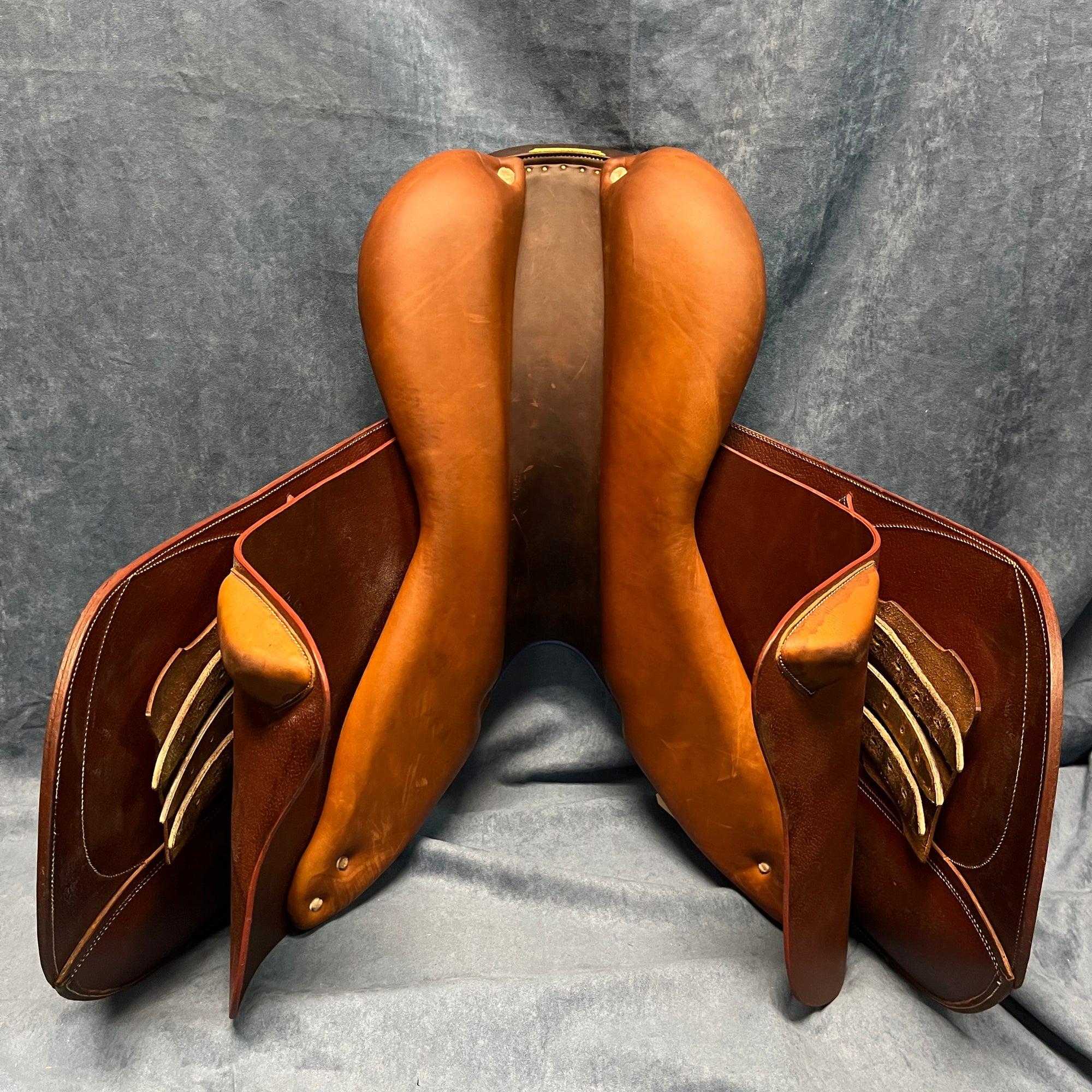 17.5" Devoucoux Socoa Close Contact Saddle (#798)