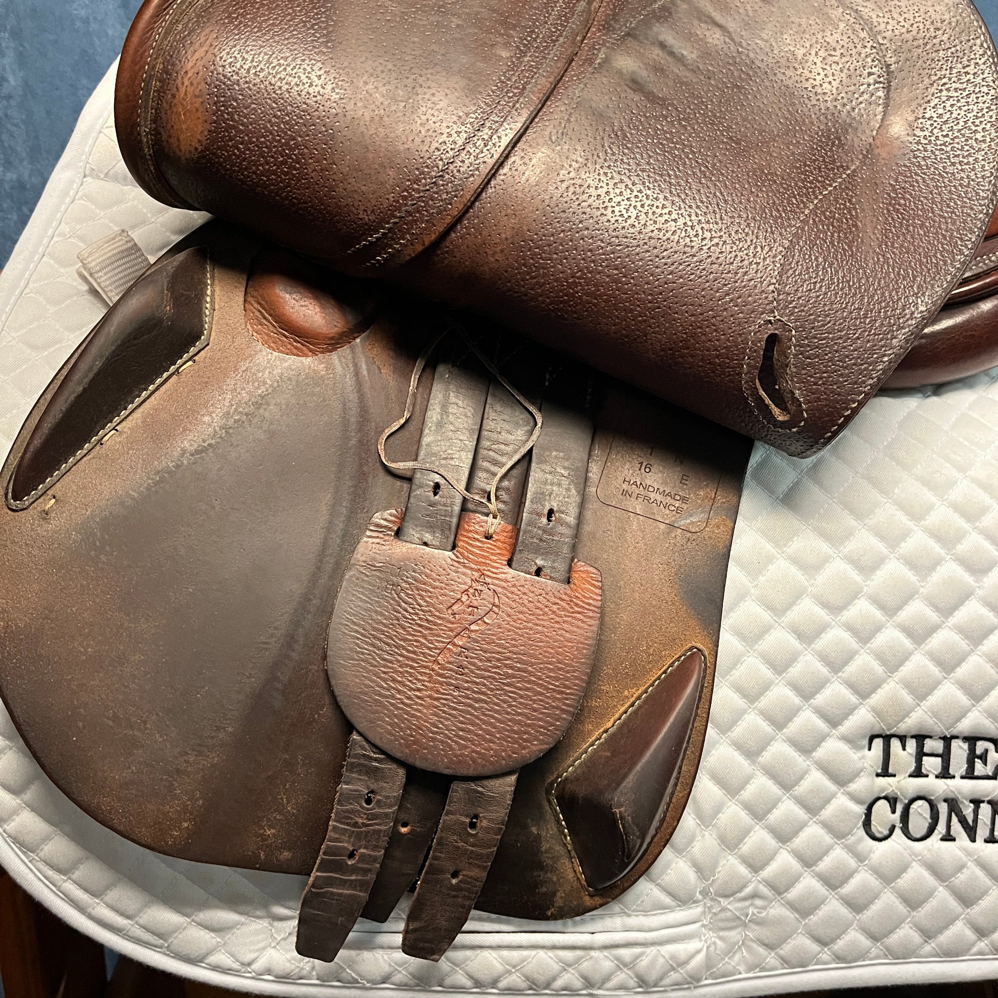 16" Antares Close Contact Saddle (#802)