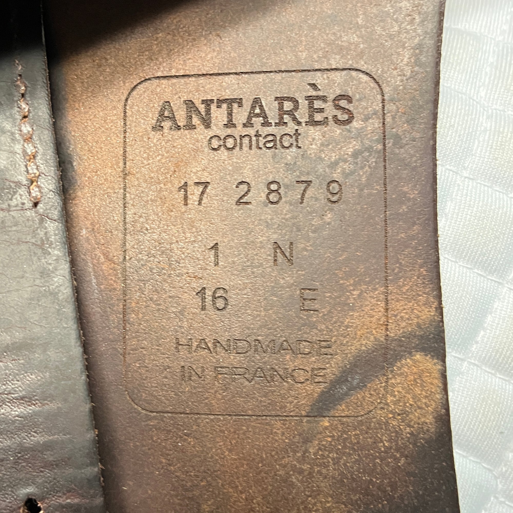 16" Antares Close Contact Saddle (#802)