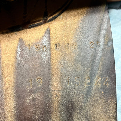 17.5" Butet Close Contact Saddle (#810)