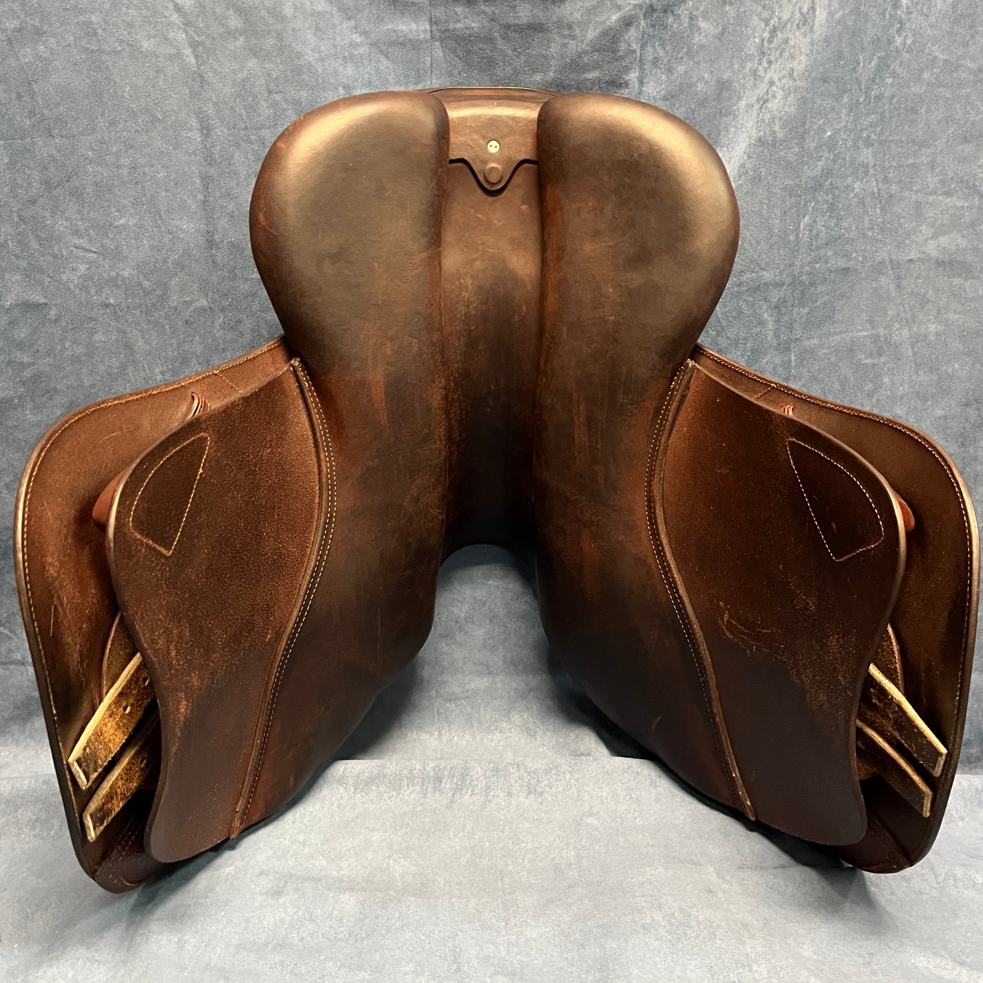 16" CWD Close Contact Saddle (#807)