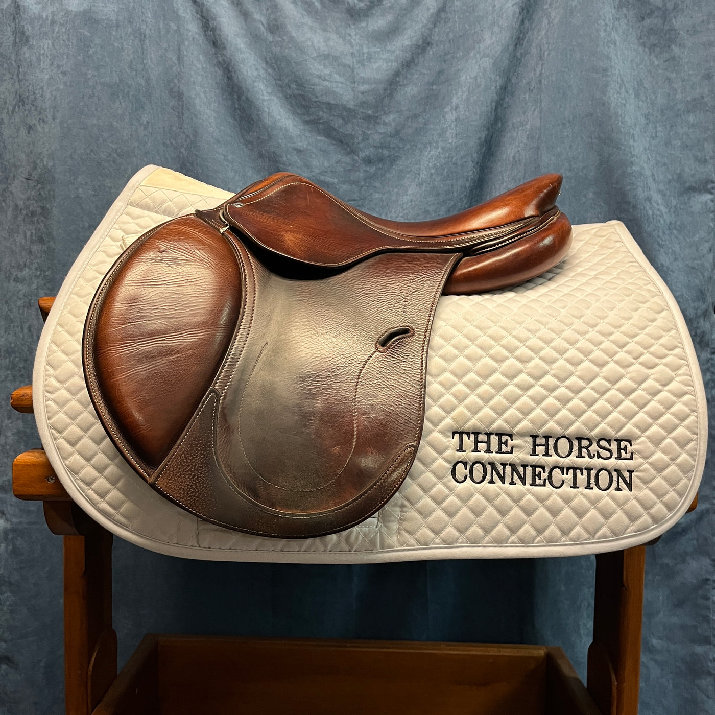 16" Antares Close Contact Saddle (#805)
