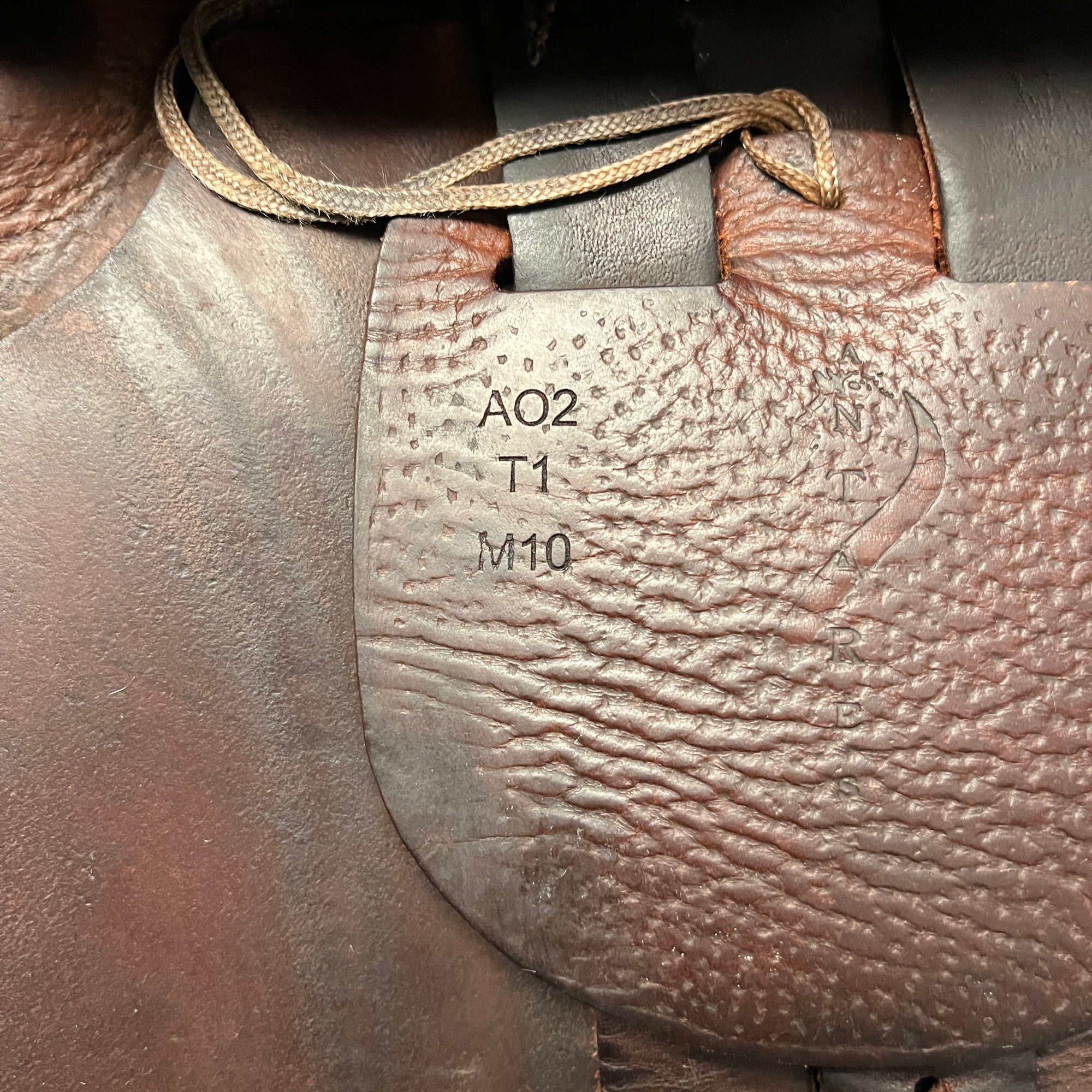 16" Antares Close Contact Saddle (#805)
