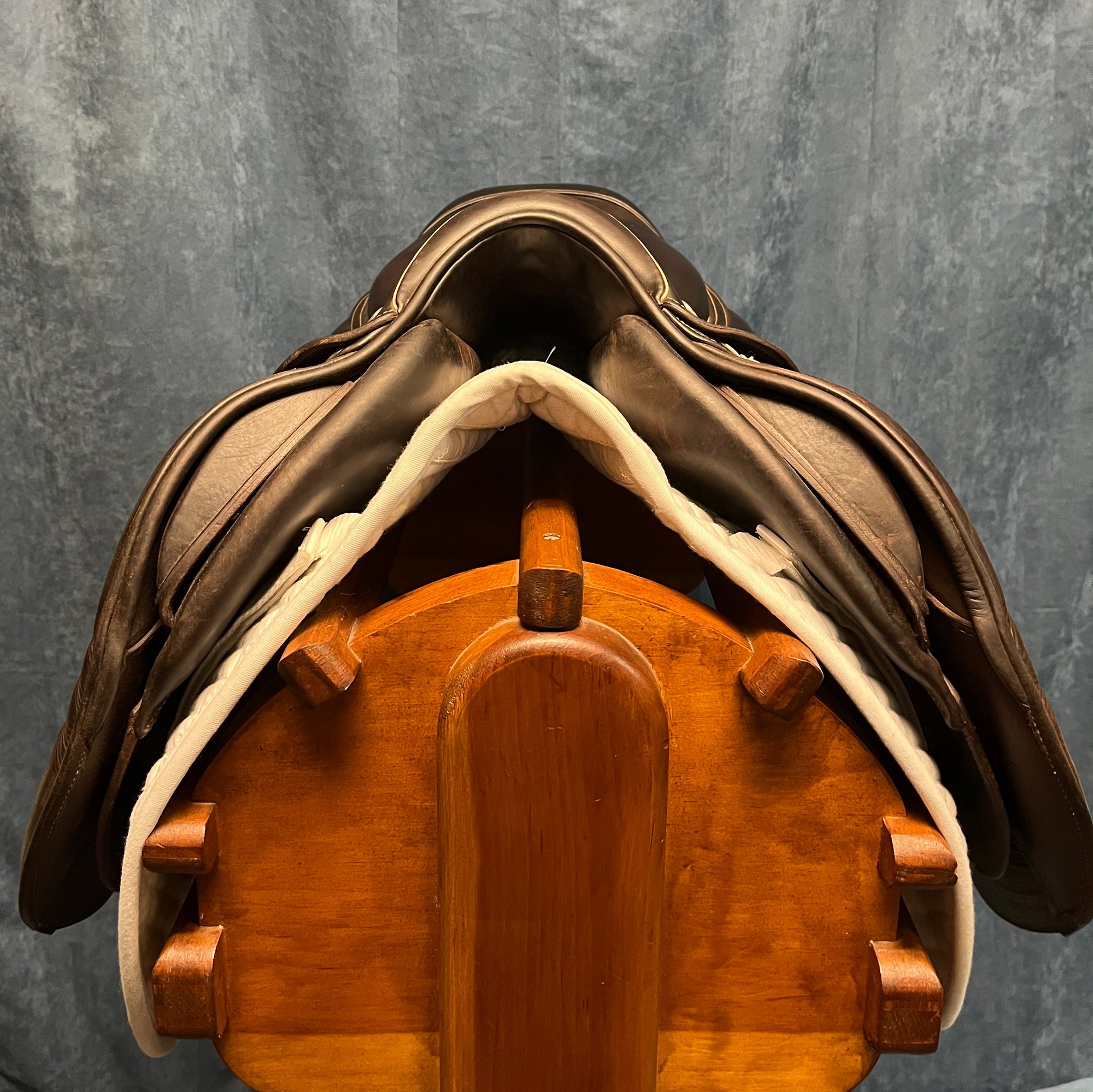 17" CWD Mademoiselle 2GS Saddle (#812)