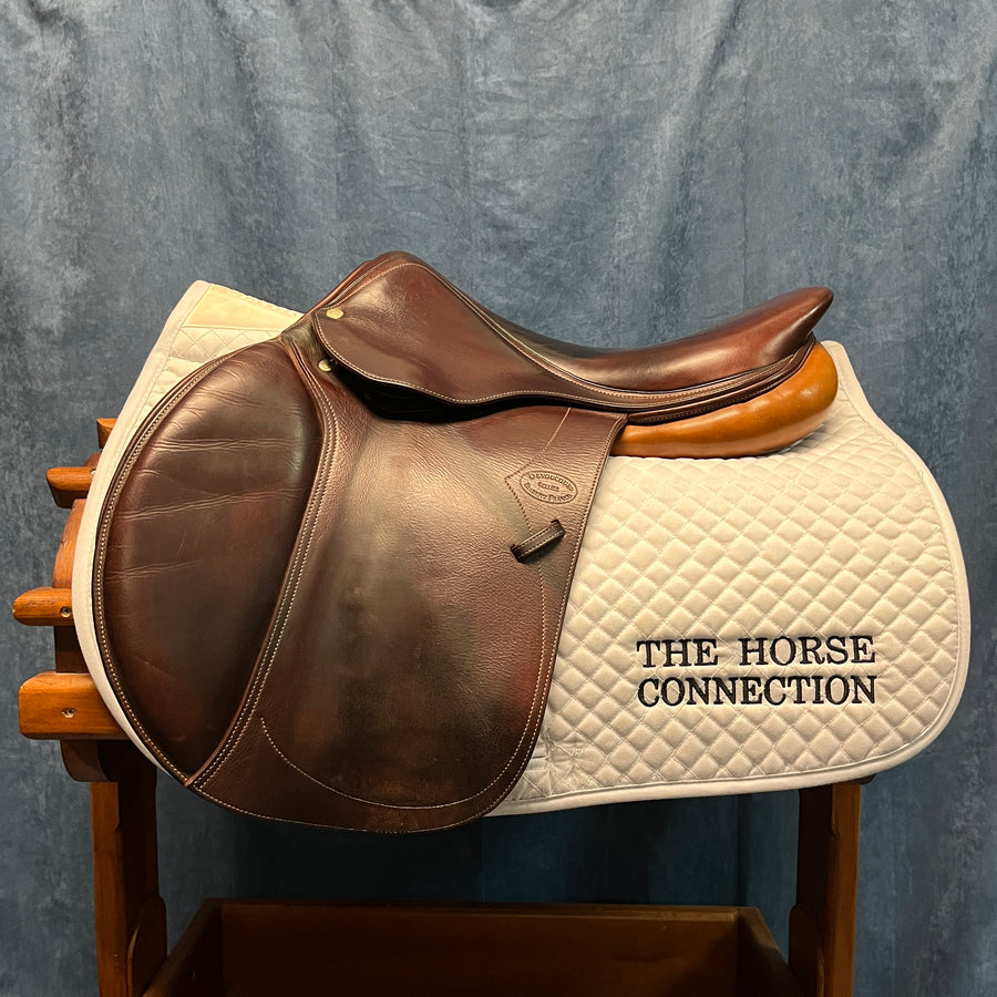 17.5" Devoucoux Socoa Close Contact Saddle (#813)