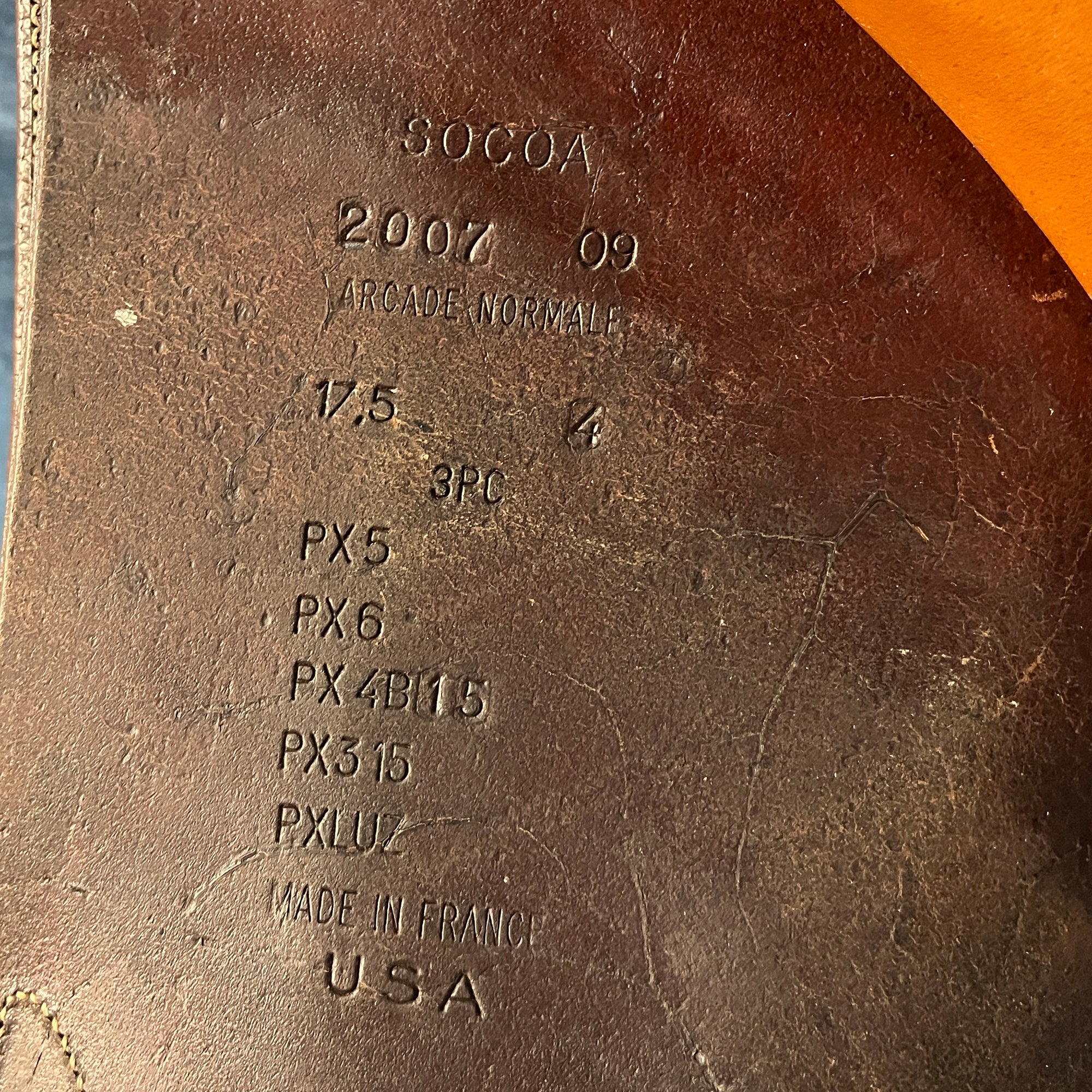 17.5" Devoucoux Socoa Close Contact Saddle (#813)