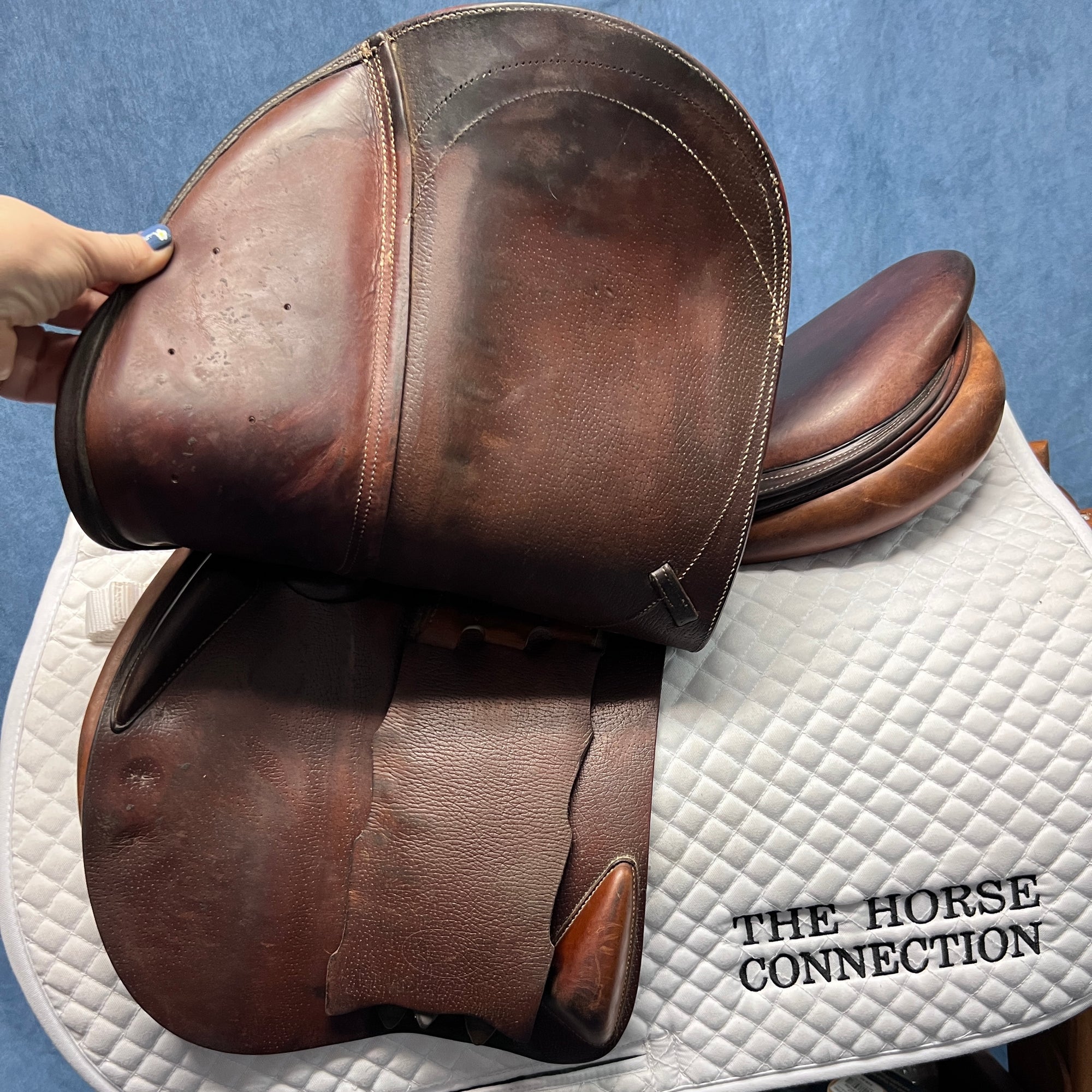 17.5" Devoucoux Biaritz Contact Saddle (#732)