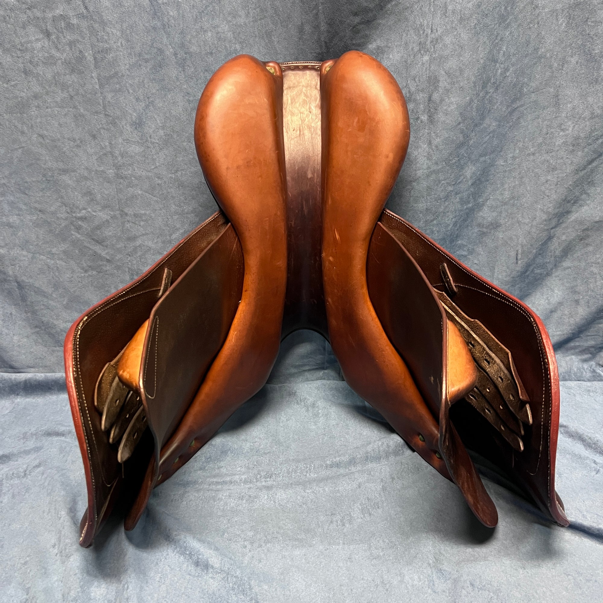 17.5" Devoucoux Biaritz Contact Saddle (#732)