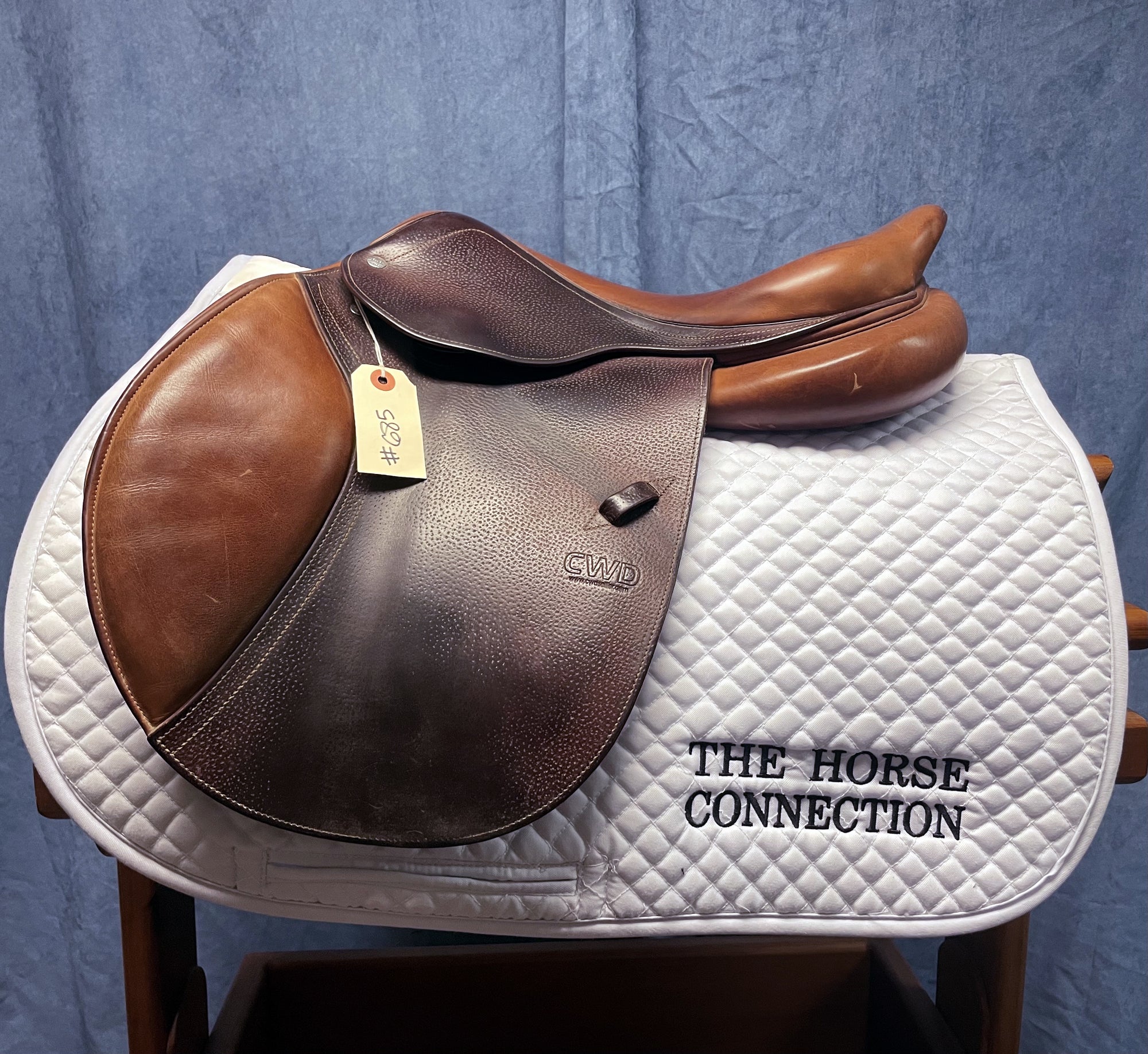 CWD SE01 Close Contact Saddle 17" 2L Flap (#685)