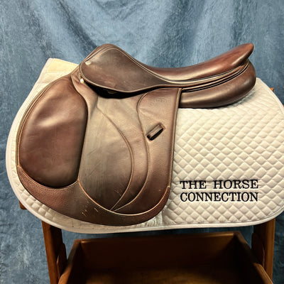 18" Devoucoux Biaritz Close Contact Saddle w/Long Forward Flap (#721)