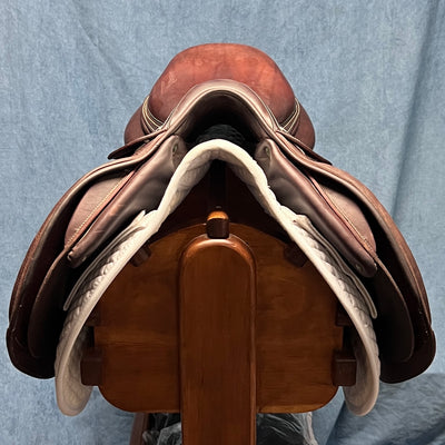 18" Devoucoux Biaritz Close Contact Saddle w/Long Forward Flap (#721)