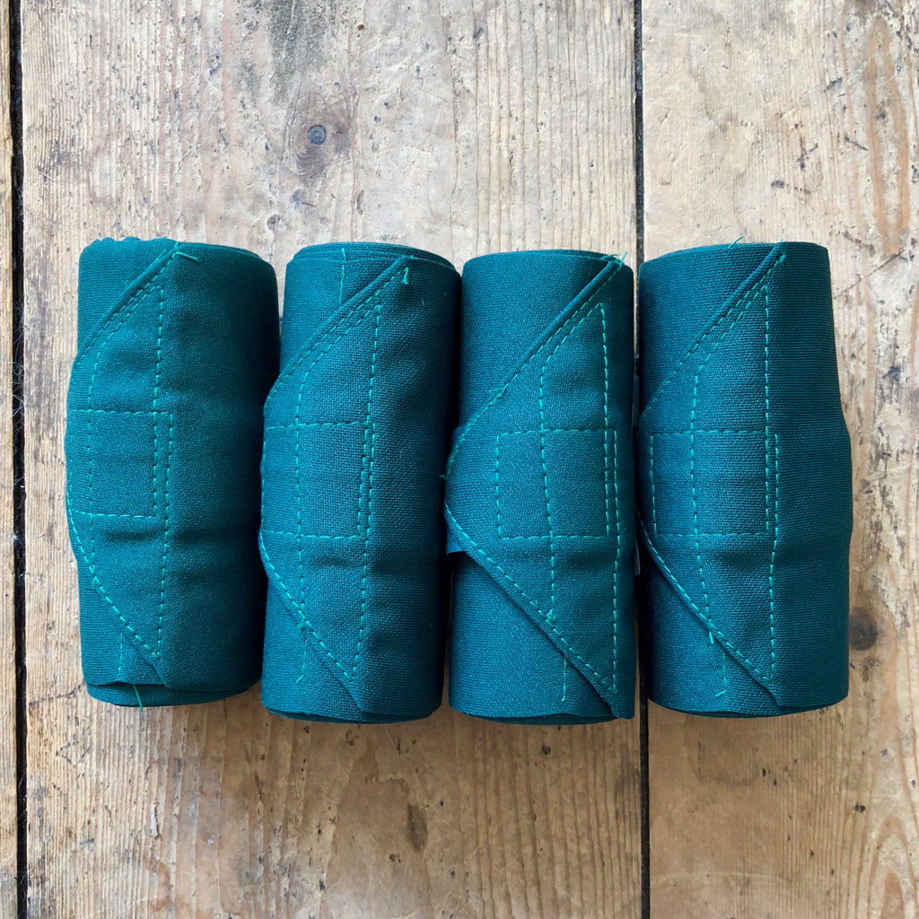 Vac's Pony Standing Bandages Hunter Green